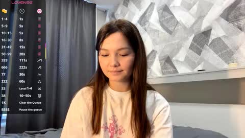 Kira online show from 10-11-25, 11:31