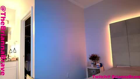 Snapshot of kat2025 chatting on 11-09-25, 12:09 BriannaBrave online show from 11-09-25, 12:09