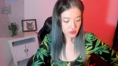 Snapshot of kat_apple chatting on 10-24-25, 01:13 Alicia online show from 10-24-25, 01:13