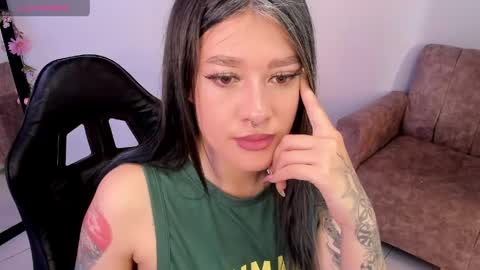 Snapshot of kat_apple chatting on 06-07-26, 04:00 Alicia online show from 06-07-26, 04:00