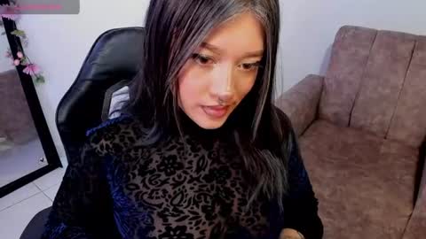 Snapshot of kat_apple chatting on 06-11-26, 02:53 Alicia online show from 06-11-26, 02:53