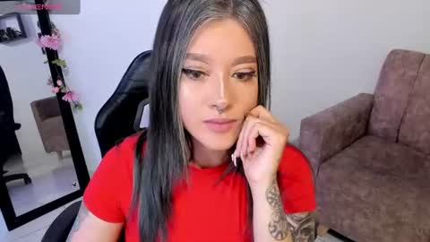 Snapshot of kat_apple chatting on 06-21-26, 02:36 Alicia online show from 06-21-26, 02:36