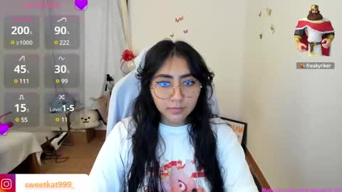 Snapshot of kat_ly_chan chatting on 03-08-25, 06:05 Kat       online show from 03-08-25, 06:05