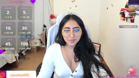 Snapshot of kat_ly_chan chatting on 03-09-25, 06:43 Kat       online show from 03-09-25, 06:43