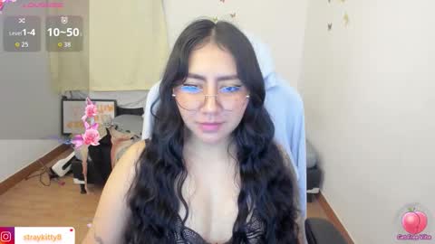 Snapshot of kat_ly_chan chatting on 10-31-25, 10:38 Kat       online show from 10-31-25, 10:38