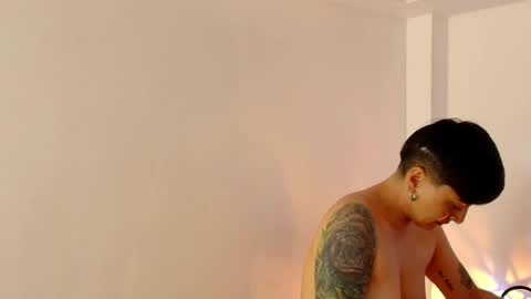 Snapshot of kat_paradisse chatting on 12-18-25, 12:11 kat paradisse online show from 12-18-25, 12:11