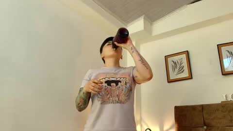 Snapshot of kat_paradisse chatting on 01-15-26, 12:21 kat paradisse online show from 01-15-26, 12:21