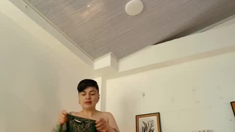 Snapshot of kat_paradisse chatting on 02-07-26, 11:47 kat paradisse online show from 02-07-26, 11:47