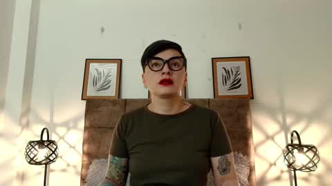 Snapshot of kat_paradisse chatting on 02-19-26, 11:39 kat paradisse online show from 02-19-26, 11:39