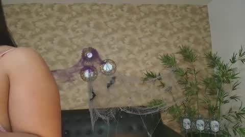 Kat online show from 10-21-25, 01:01