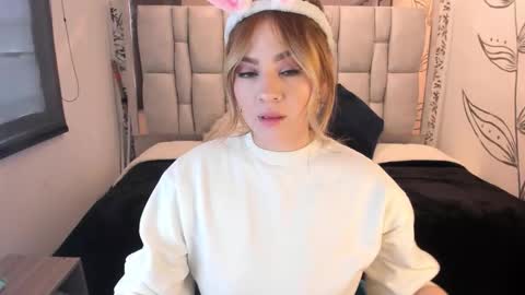 Snapshot of katahoot_ chatting on 09-18-25, 08:22 K A T A H O O T online show from 09-18-25, 08:22