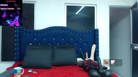 Snapshot of katalella_22 chatting on 06-25-26, 10:14 katalella_22 online show from 06-25-26, 10:14