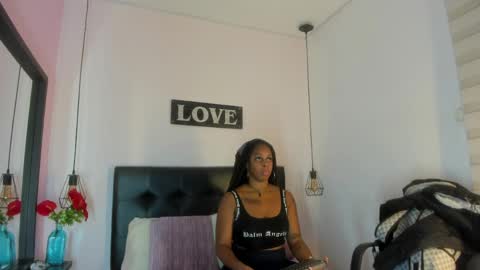 Snapshot of katalella___murillo chatting on 04-22-26, 12:07 katalella online show from 04-22-26, 12:07