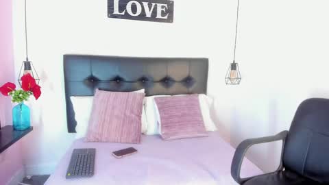 Snapshot of katalella___murillo chatting on 04-25-26, 11:02 katalella online show from 04-25-26, 11:02