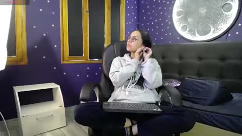 Snapshot of katalina07 chatting on 06-18-26, 05:06 Katalina online show from 06-18-26, 05:06