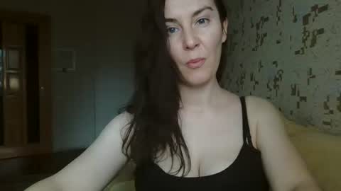 Snapshot of katalinaqe chatting on 09-09-25, 07:30 KatalinaQE online show from 09-09-25, 07:30