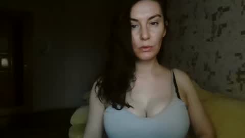 Snapshot of katalinaqe chatting on 09-10-25, 04:45 KatalinaQE online show from 09-10-25, 04:45