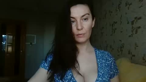 Snapshot of katalinaqe chatting on 09-15-25, 06:35 KatalinaQE online show from 09-15-25, 06:35