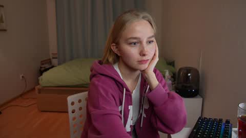 Snapshot of katcontrol chatting on 12-21-24, 02:47 katcontrol online show from 12-21-24, 02:47