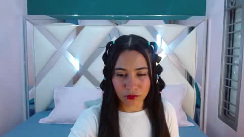 Snapshot of kate_hewson chatting on 02-25-26, 12:37 KATE online show from 02-25-26, 12:37