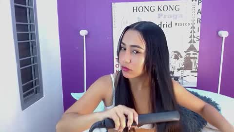 Snapshot of kate_hewson chatting on 03-04-26, 12:11 KATE online show from 03-04-26, 12:11