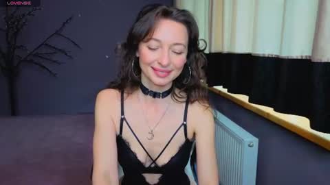 Snapshot of kate_millersi chatting on 06-17-26, 11:45 Kare online show from 06-17-26, 11:45