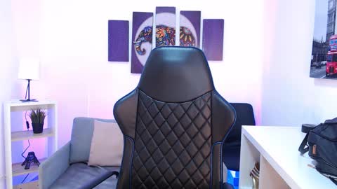 Snapshot of kate_owenns chatting on 10-27-25, 10:52 Kate online show from 10-27-25, 10:52