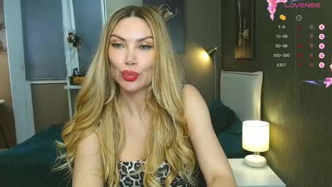 Snapshot of kate_space chatting on 04-19-26, 06:10 Therapist online show from 04-19-26, 06:10