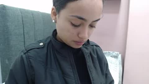 Kari online show from 09-18-25, 01:24