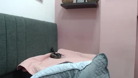 Kari online show from 10-17-25, 01:46