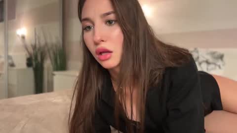 Snapshot of kate_yanson chatting on 09-18-25, 04:31 Kate online show from 09-18-25, 04:31