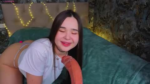 Snapshot of kateblow chatting on 11-25-25, 04:18 Kate online show from 11-25-25, 04:18