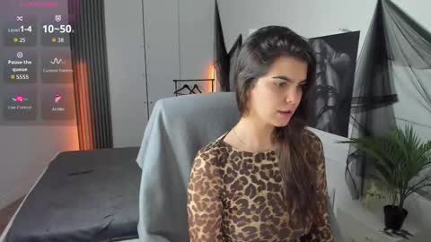 Snapshot of katecate chatting on 10-06-25, 01:19 Kate online show from 10-06-25, 01:19