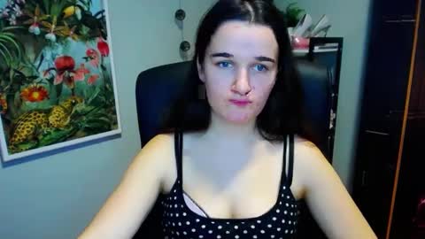 Snapshot of katedesire chatting on 12-15-24, 05:31 Kate  online show from 12-15-24, 05:31