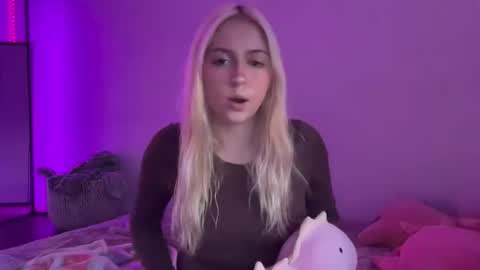 Snapshot of kateharperr chatting on 10-23-25, 01:16 kateharperr online show from 10-23-25, 01:16