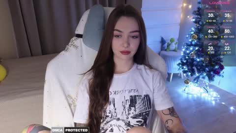 Snapshot of kateleoo chatting on 12-13-24, 01:01 Im Kate online show from 12-13-24, 01:01