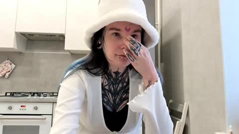 Snapshot of katelynnjenness chatting on 02-02-26, 06:12 Milana online show from 02-02-26, 06:12