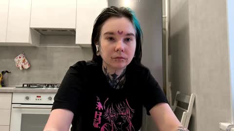 Snapshot of katelynnjenness chatting on 02-03-26, 06:11 Milana online show from 02-03-26, 06:11