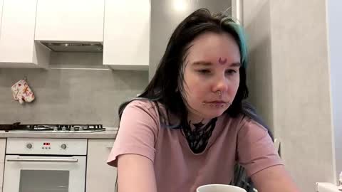 Snapshot of katelynnjenness chatting on 02-04-26, 05:02 Milana online show from 02-04-26, 05:02