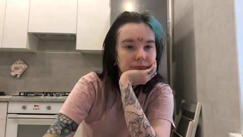 Snapshot of katelynnjenness chatting on 02-24-26, 04:10 Milana online show from 02-24-26, 04:10