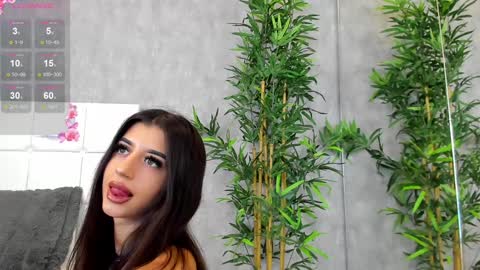 Snapshot of katelynsparks chatting on 01-25-25, 06:45 Kate online show from 01-25-25, 06:45