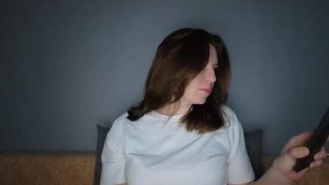 Snapshot of katemorana chatting on 11-25-25, 12:49 KateMorana online show from 11-25-25, 12:49