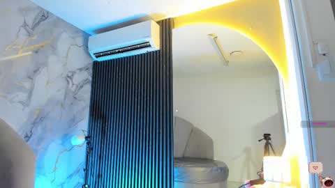 Im Katherine but call me Kate  online show from 03-08-25, 12:09