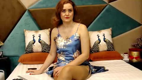 KateQueenston --  online show from 03-12-25, 08:52