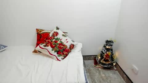 Snapshot of katerinamilf_ chatting on 12-20-24, 12:16 kata online show from 12-20-24, 12:16