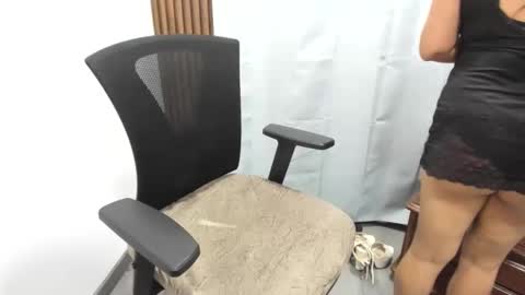 Snapshot of katerinamilf_ chatting on 05-10-26, 11:37 kata online show from 05-10-26, 11:37
