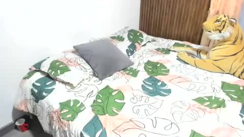 Snapshot of katerinamilf_ chatting on 06-17-26, 10:43 kata online show from 06-17-26, 10:43