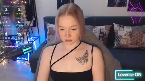 Snapshot of katerinaxvold chatting on 10-28-25, 02:04 Lisa online show from 10-28-25, 02:04