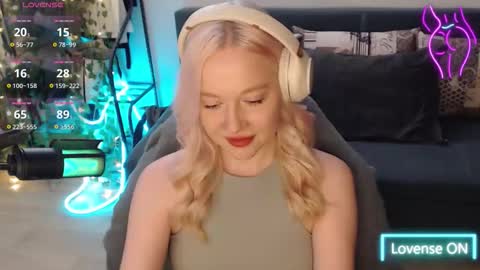 Snapshot of katerinaxvold chatting on 11-21-25, 08:40 Lisa online show from 11-21-25, 08:40