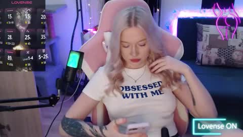 Snapshot of katerinaxvold chatting on 12-16-25, 02:16 Lisa online show from 12-16-25, 02:16